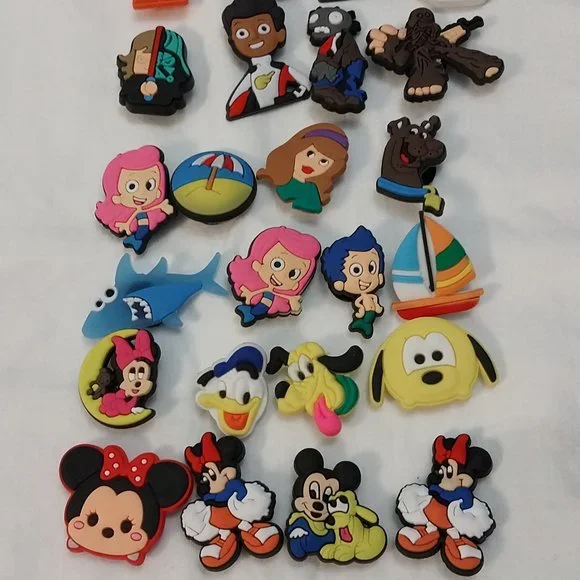 2943 Lot of 24 Various Gibbits for Decorating Croc Like Shoes - Picture 2 of 2